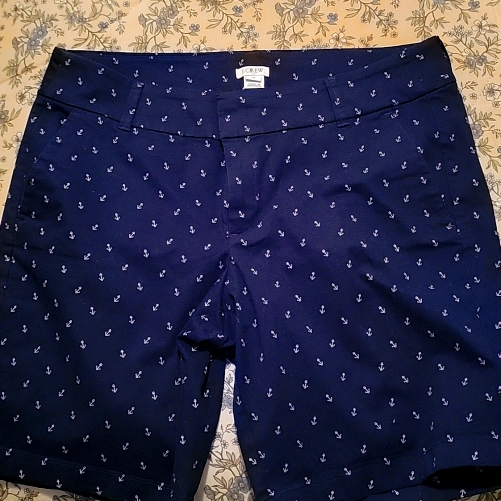 Dress shorts blue with white anchors